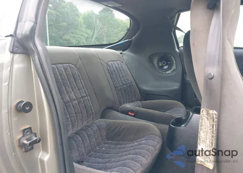 2000 Chevrolet Camaro from USA, damaged, VIN 2G1FP22K2Y2109403